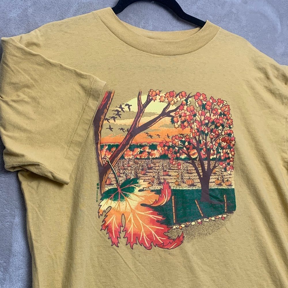Total Tee HL Miller | Large Vintage Crew Autumn Fall  | Mustard Golden Yellow